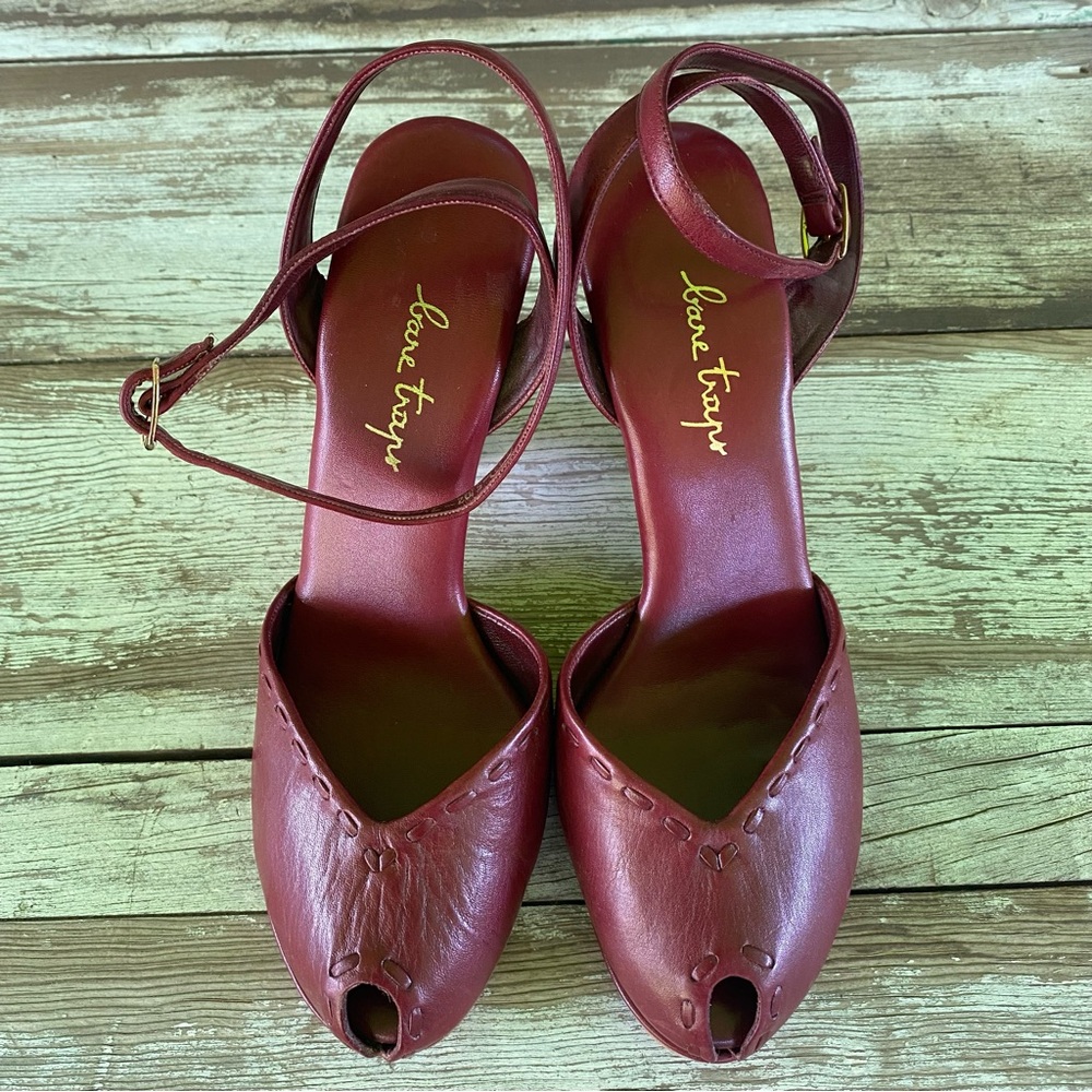Vintage burgundy wedge heels with peek-a-boo toe size 7.5 Bare Traps